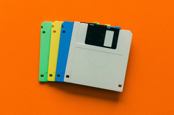 США всё ещё используют дискеты и Windows 95 для управления авиарейсами